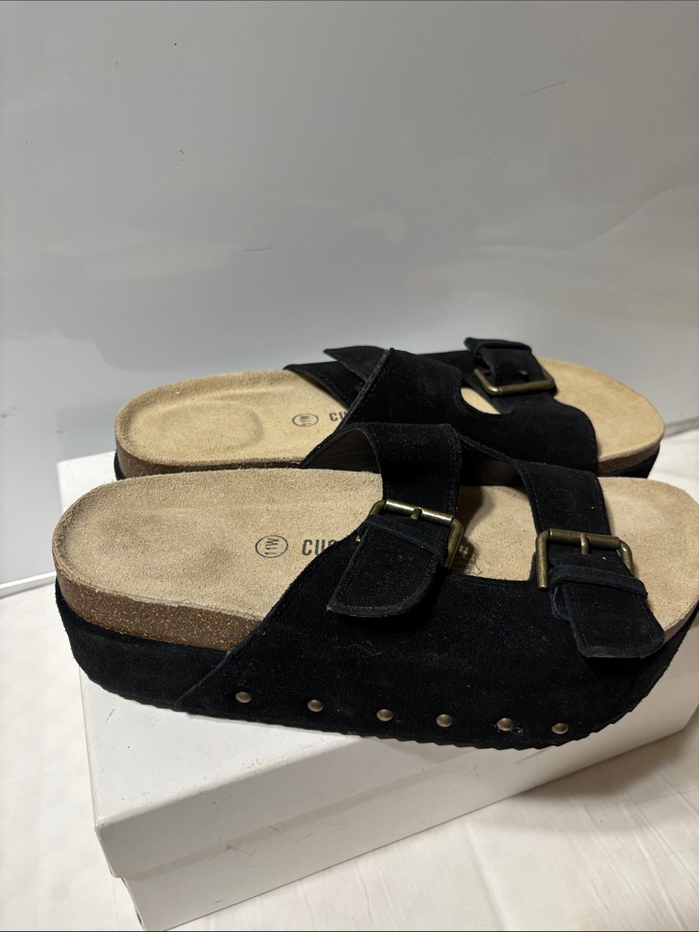 Cushionaire black Suede Double-Buckle Platform Sandals. NWOT
